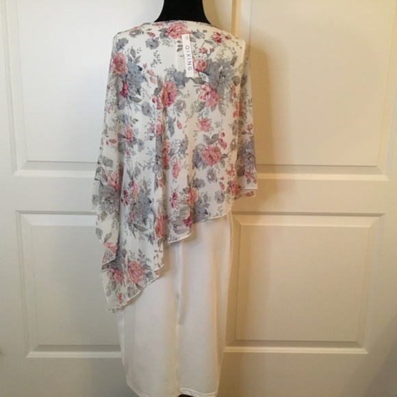 Women's Knee Length Chiffon Cape  Elegant Dress - Picture 4 of 6